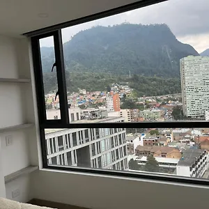 apartamentos-centro-piso-16-y-o-piso-23-vista-monserrate.hotels-bogota.net/